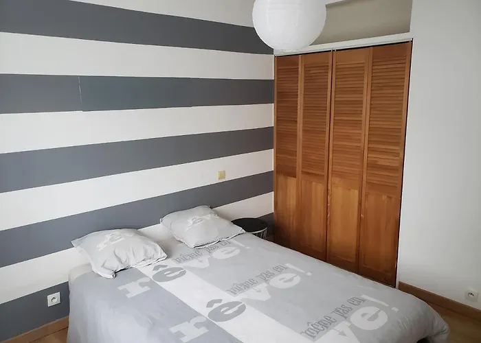 Orteils Au Soleil Jardin Parking